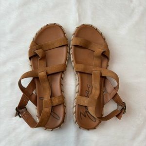 NWOT Zodiac Women’s Tan Suede Leather Strappy Sandals Size 9